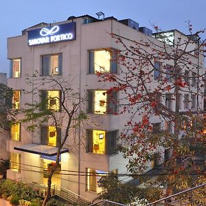 Sarovar Portico Naraina, Hotel